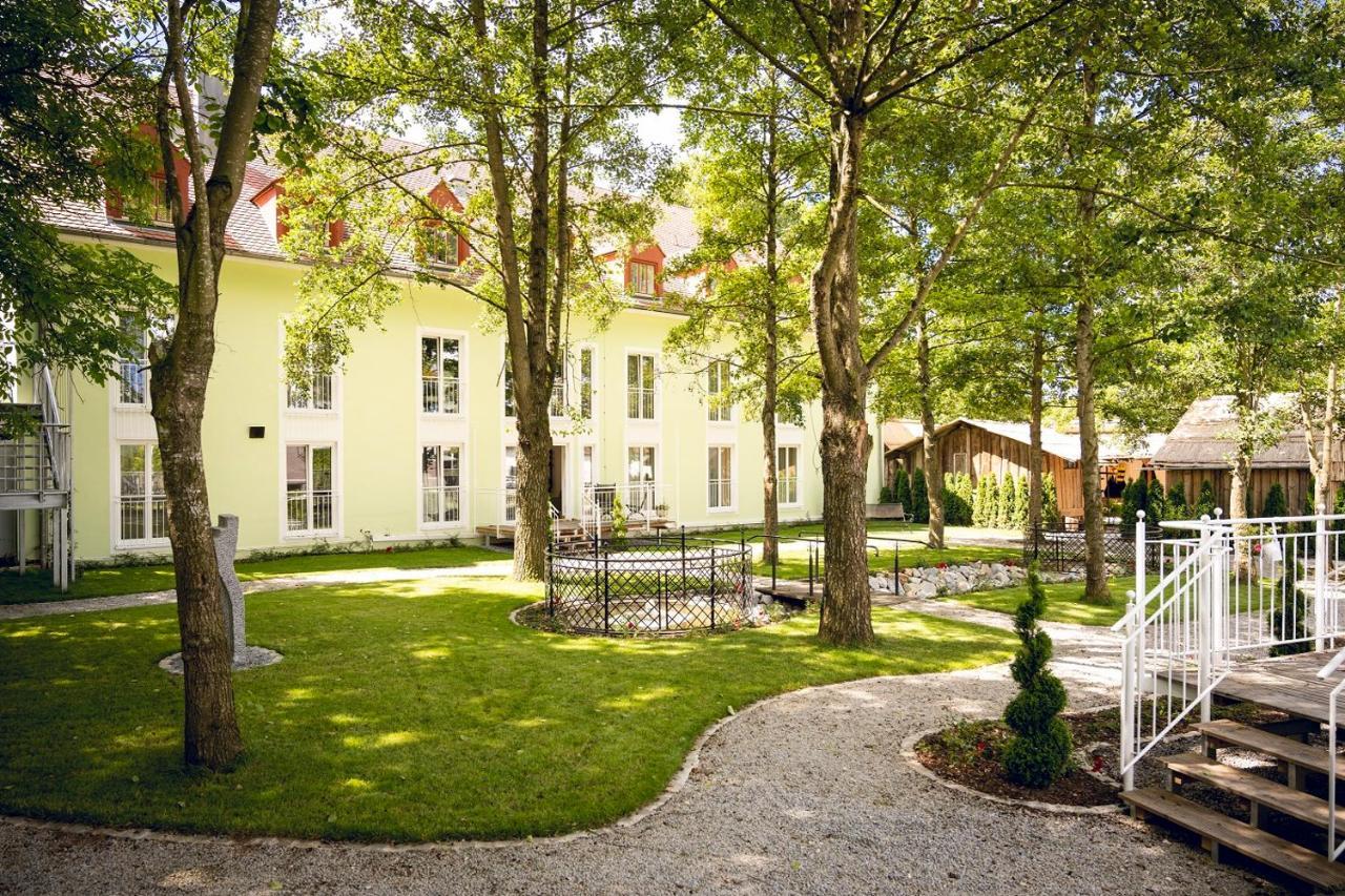 Schlosshotel Neufahrn Neufahrn in Niederbayern Buitenkant foto