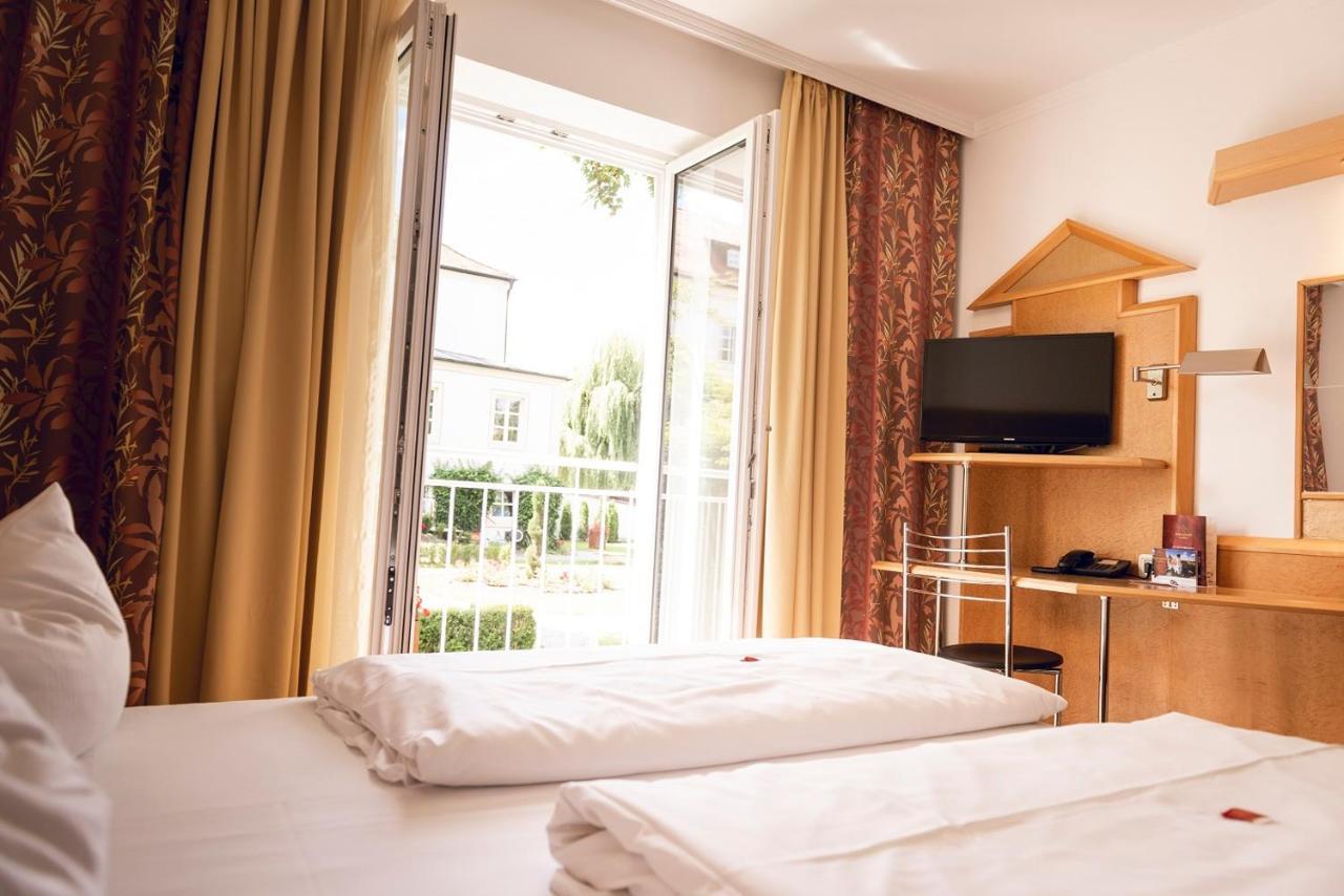 Schlosshotel Neufahrn Neufahrn in Niederbayern Buitenkant foto