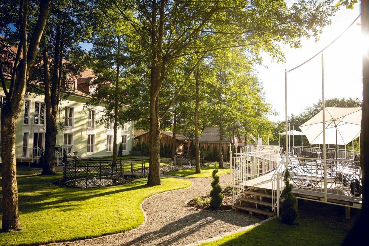 Schlosshotel Neufahrn Neufahrn in Niederbayern Buitenkant foto