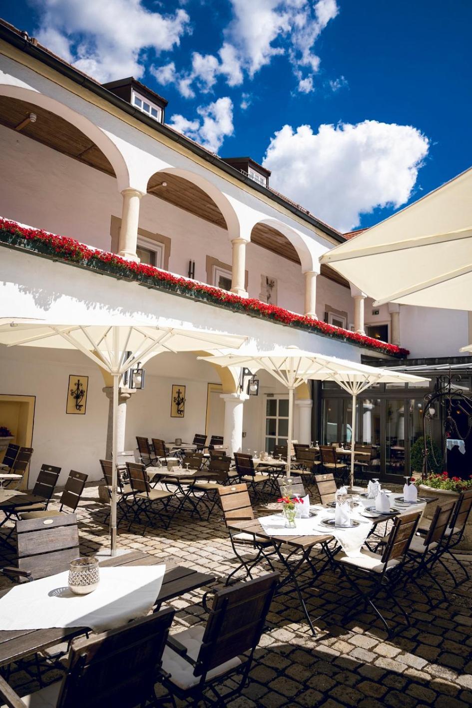 Schlosshotel Neufahrn Neufahrn in Niederbayern Buitenkant foto